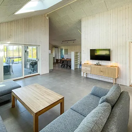 Stunning In With Indoor Swimming Pool *