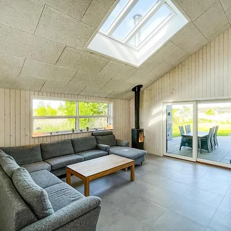 Dom wakacyjny Stunning In With Indoor Swimming Pool *