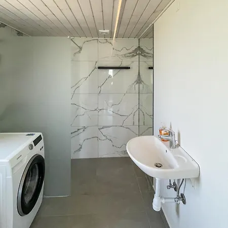 Dom wakacyjny Stunning In With Indoor Swimming Pool Rødby