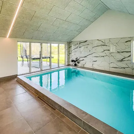 Dom wakacyjny Stunning In With Indoor Swimming Pool Rødby